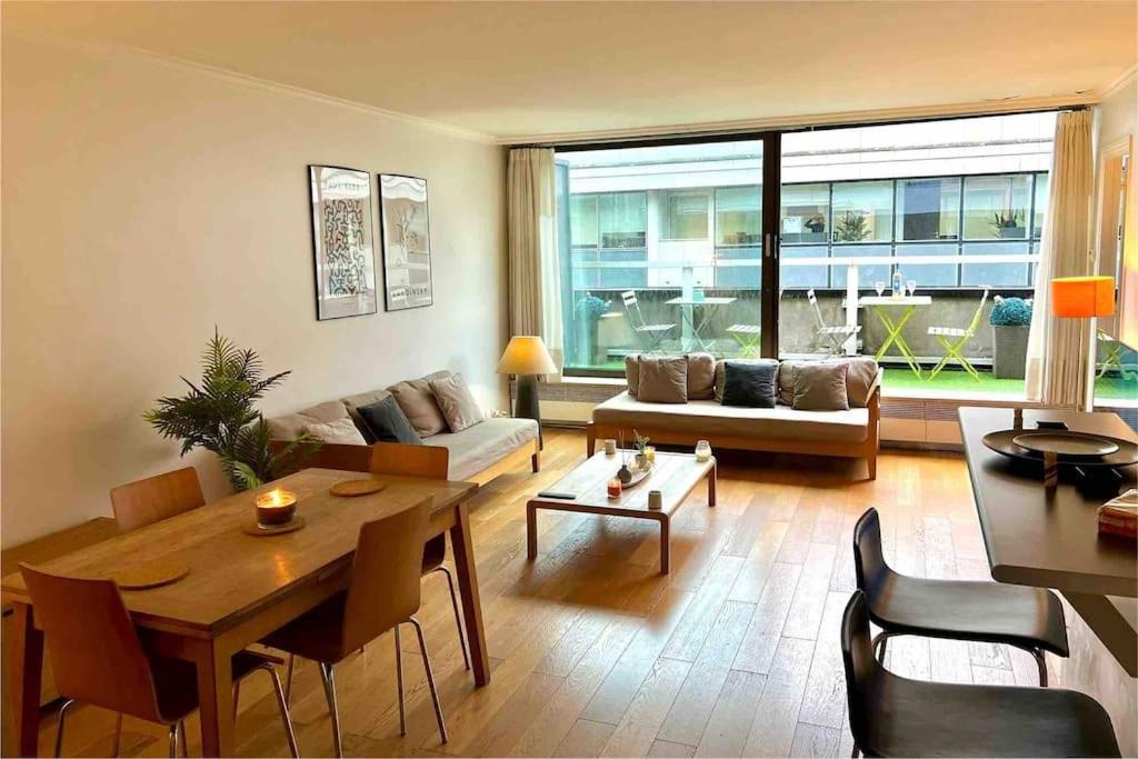 Champs Elysees-belle Terrasse, Luxueux Appartement Parijs