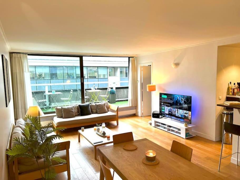 Appartement Champs Elysees-belle Terrasse, Luxueux *